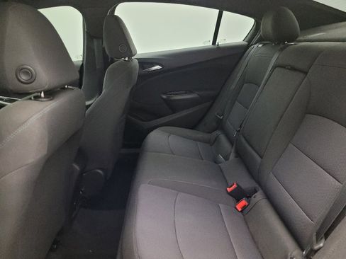 Used 2018 Chevrolet Cruze LT w/ Convenience Package FWD image 18