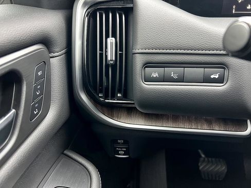 New 2025 Nissan Armada Platinum Reserve image 14