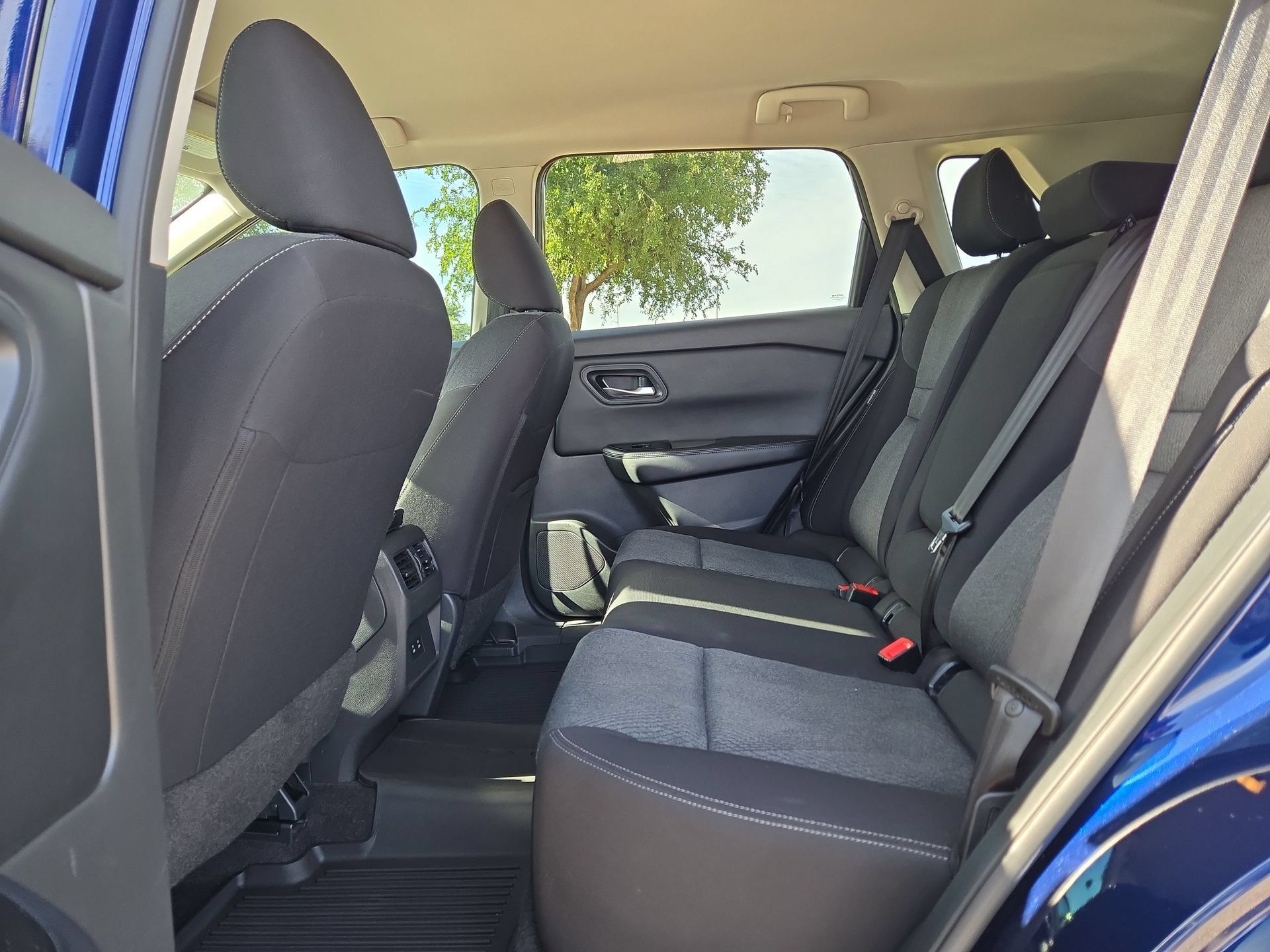 Used 2024 Nissan Rogue SV AWD/4WD image 13