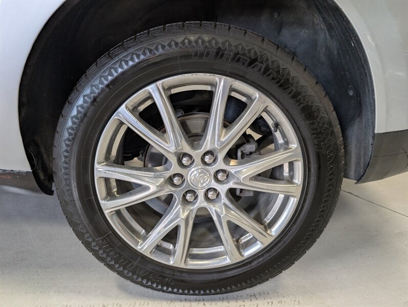 Used 2022 Buick Enclave Premium AWD/4WD image 14