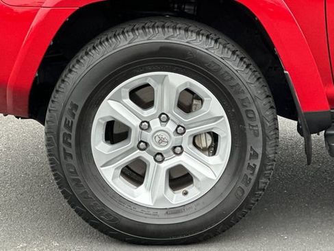 Certified 2024 Toyota 4Runner SR5 Premium AWD/4WD image 32