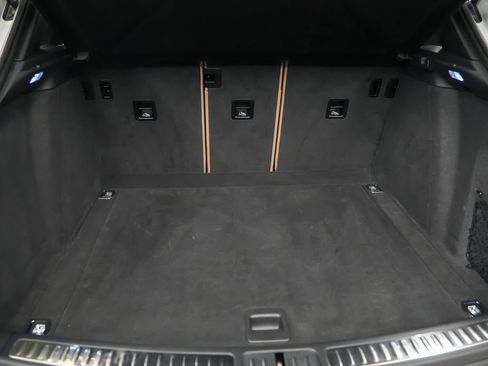Certified 2025 Porsche Macan AWD/4WD image 13