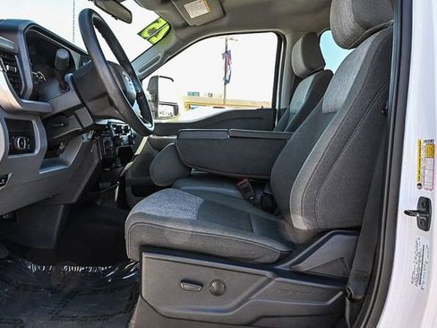 Used 2025 Ford F250 XLT image 18