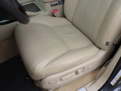 Used 2013 Lexus LX 570 4WD image 58