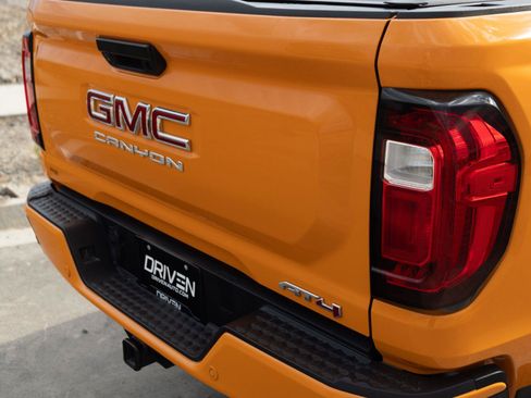 Used 2025 GMC Canyon AT4 w/ Technology Plus Package AWD/4WD image 10