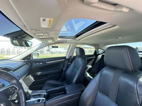 Used 2020 Honda Civic Touring image 19