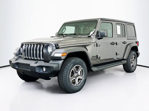 Used 2022 Jeep Wrangler Sport S image 3