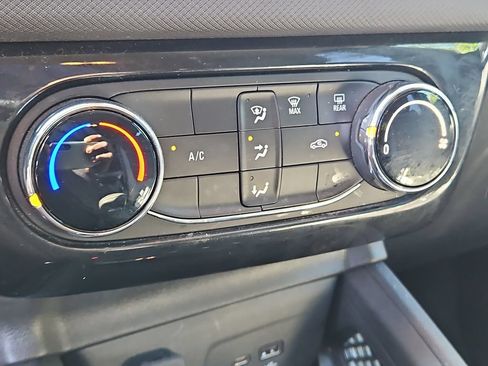 Used 2024 Chevrolet TrailBlazer LT w/ Driver Confidence Package AWD/4WD image 30
