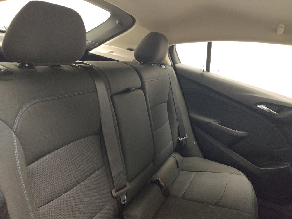 Used 2018 Chevrolet Cruze LT FWD image 19