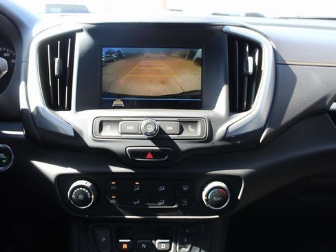 Used 2018 GMC Terrain SLE image 28