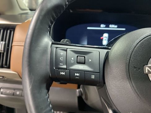 Used 2024 Nissan Pathfinder Platinum image 27