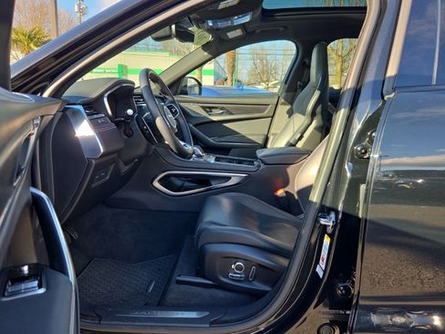 Used 2024 Jaguar F-PACE R-Dynamic S image 4