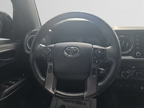 Used 2022 Toyota Tacoma TRD Off-Road w/ Technology Package AWD/4WD image 13