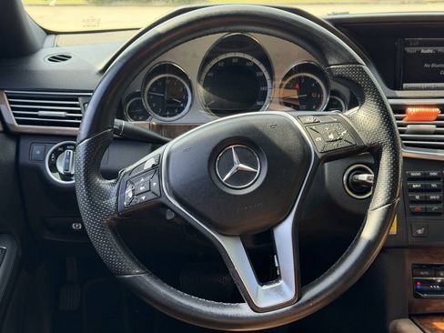 Used 2013 Mercedes-Benz E 350 BlueTEC Sedan image 11