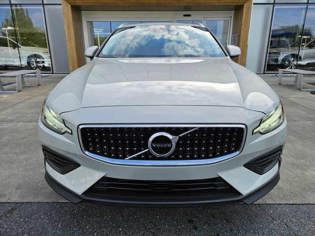 Used 2020 Volvo V60 T5 Cross Country w/ Protection Package Premier AWD/4WD image 2