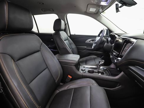 Used 2021 Chevrolet Traverse LT image 34