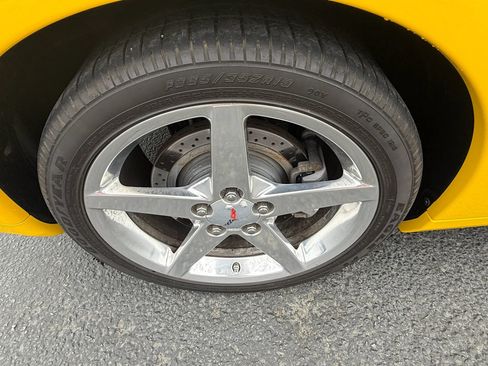 Used 2006 Chevrolet Corvette Convertible w/ Preferred Equipment Group RWD image 15