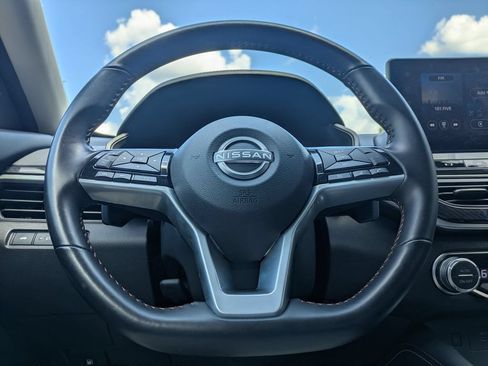 Used 2025 Nissan Altima 2.5 SR w/ SR Premium Package AWD/4WD image 22