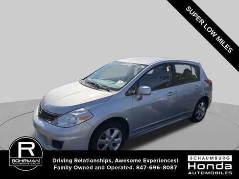 Used 2011 Nissan Versa Hatchback w/ Premium Pkg FWD image 1