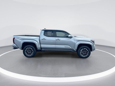 Used 2025 Toyota Tacoma TRD Sport AWD/4WD image 10