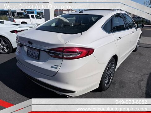 Used 2017 Ford Fusion SE w/ Fusion SE Technology Package FWD image 5