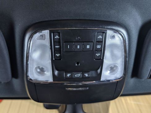 Used 2019 Jeep Grand Cherokee Limited w/ Luxury Group II AWD/4WD image 34