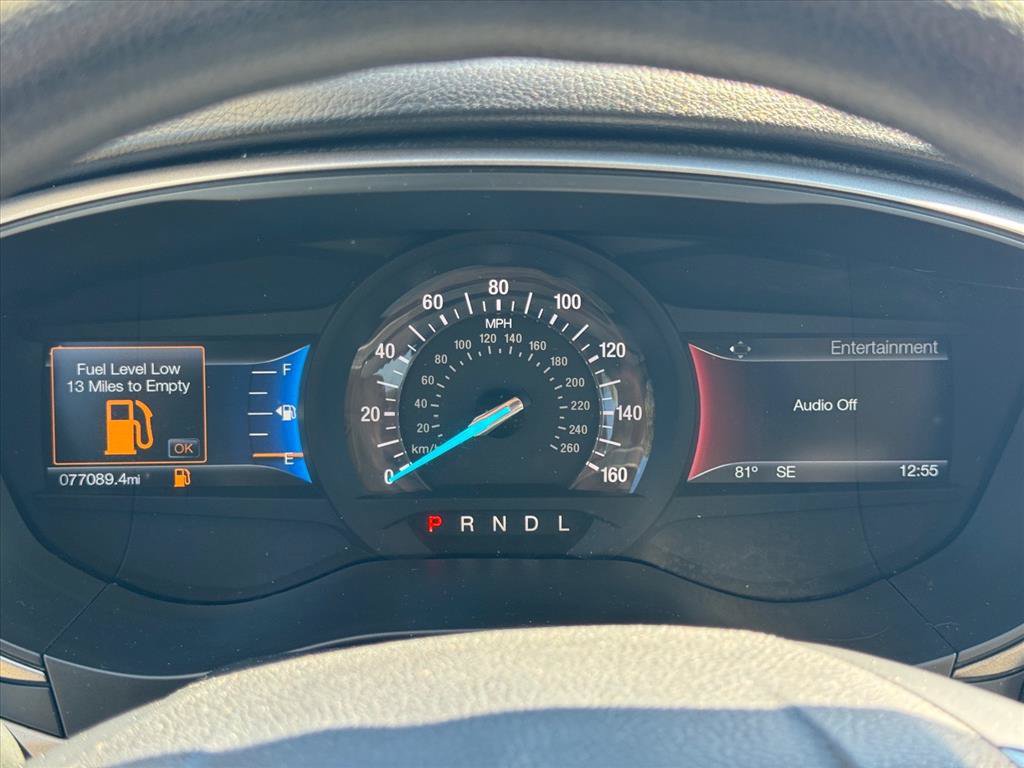 Used 2018 Ford Fusion SE w/ Fusion SE Technology Package FWD image 19