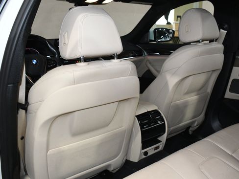 Used 2020 BMW 530i w/ Premium Package RWD image 15