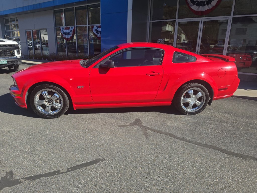 Used 2006 Ford Mustang GT RWD image 3