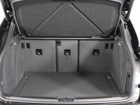 New 2026 Porsche Macan image 19