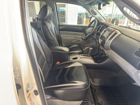 Used 2012 Toyota Tacoma 4x4 Double Cab image 16