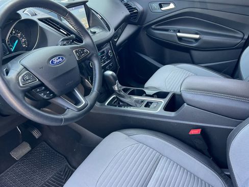 Used 2018 Ford Escape SE w/ SE Sport Appearance Package image 14