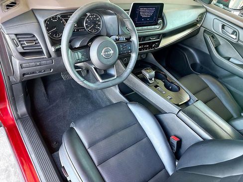 Used 2023 Nissan Rogue SV w/ SV Premium B Package FWD image 9