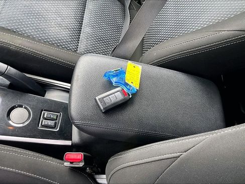 Used 2017 Mitsubishi Outlander SE image 34