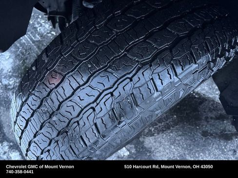 Used 2024 Chevrolet Tahoe Z71 w/ Luxury Package image 31