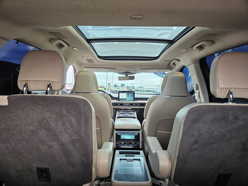 Used 2020 Lincoln Aviator Reserve w/ Equipment Group 201A AWD/4WD image 26