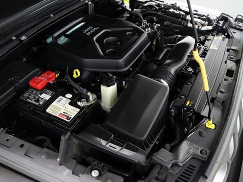 Used 2023 Jeep Wrangler Unlimited Sahara image 39