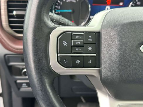 Used 2024 Ford Expedition Limited image 20