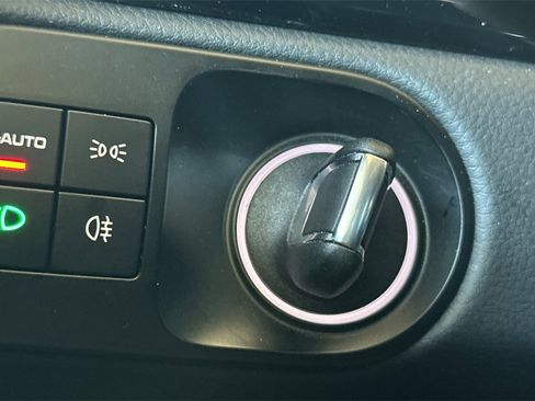 Used 2023 Porsche Cayenne image 28