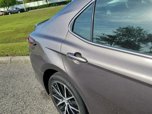 Used 2023 Toyota Camry SE image 13