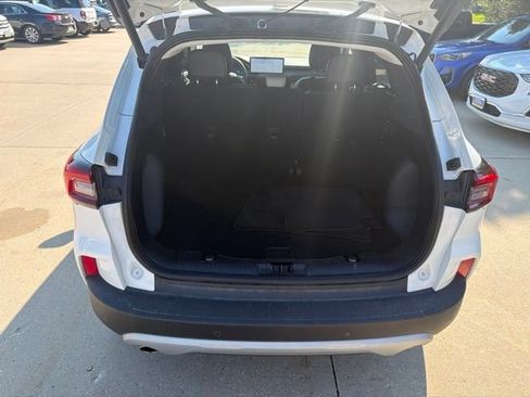 Used 2023 Ford Escape Platinum w/ Premium Technology Package AWD/4WD image 15