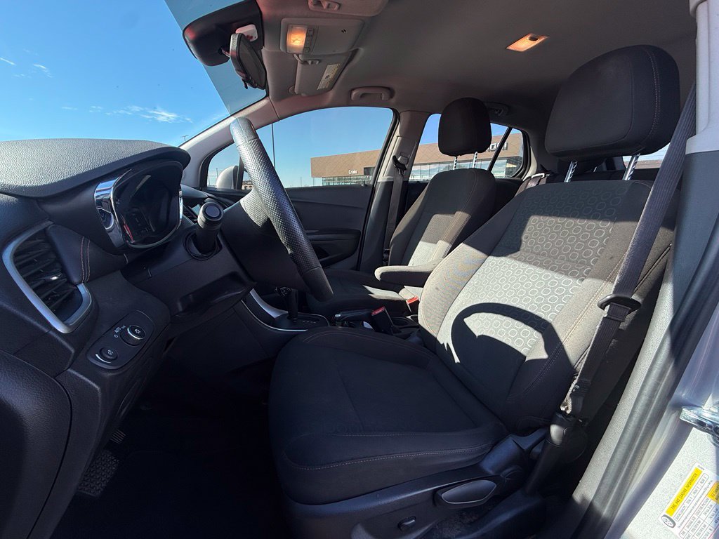 Used 2021 Chevrolet Trax LS w/ Tint and Cruise Package AWD/4WD image 21