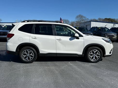 Certified 2023 Subaru Forester Premium image 8