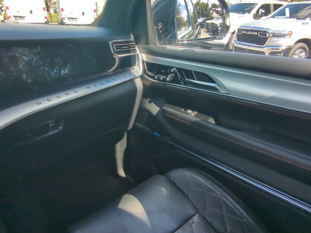 Used 2022 Jeep Grand Wagoneer Series III w/ Rear Seat Video Group 1 AWD/4WD image 20