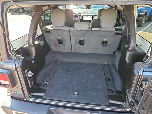 Used 2024 Jeep Wrangler Sport S image 31
