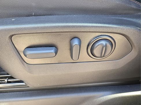 Certified 2022 GMC Sierra 1500 AT4 w/ AT4 Premium Package image 14