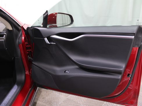 Used 2015 Tesla Model S 70 image 25