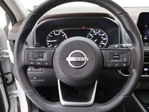 Used 2023 Nissan Rogue SV w/ SV Premium Package image 18