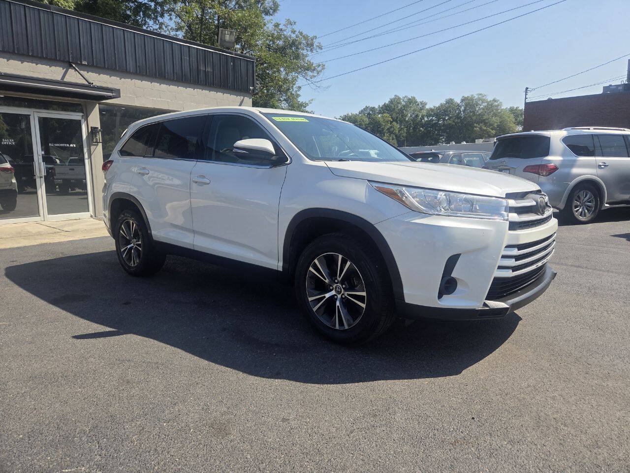 Used 2019 Toyota Highlander LE FWD image 6