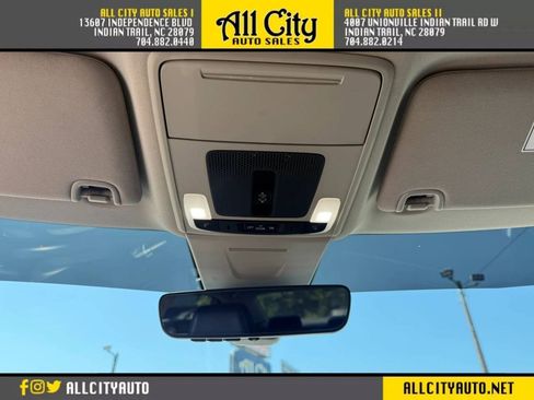 Used 2022 Honda Civic Touring image 38